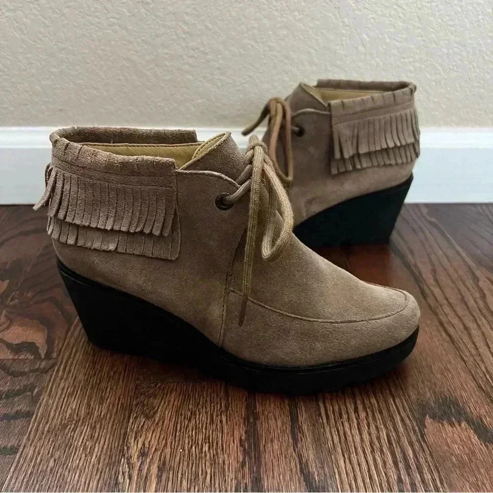 Bussola Leeds Suede Tan Layered Fringe Lace Up Wedge Ankle Bootie Shoes 6.5, 37.